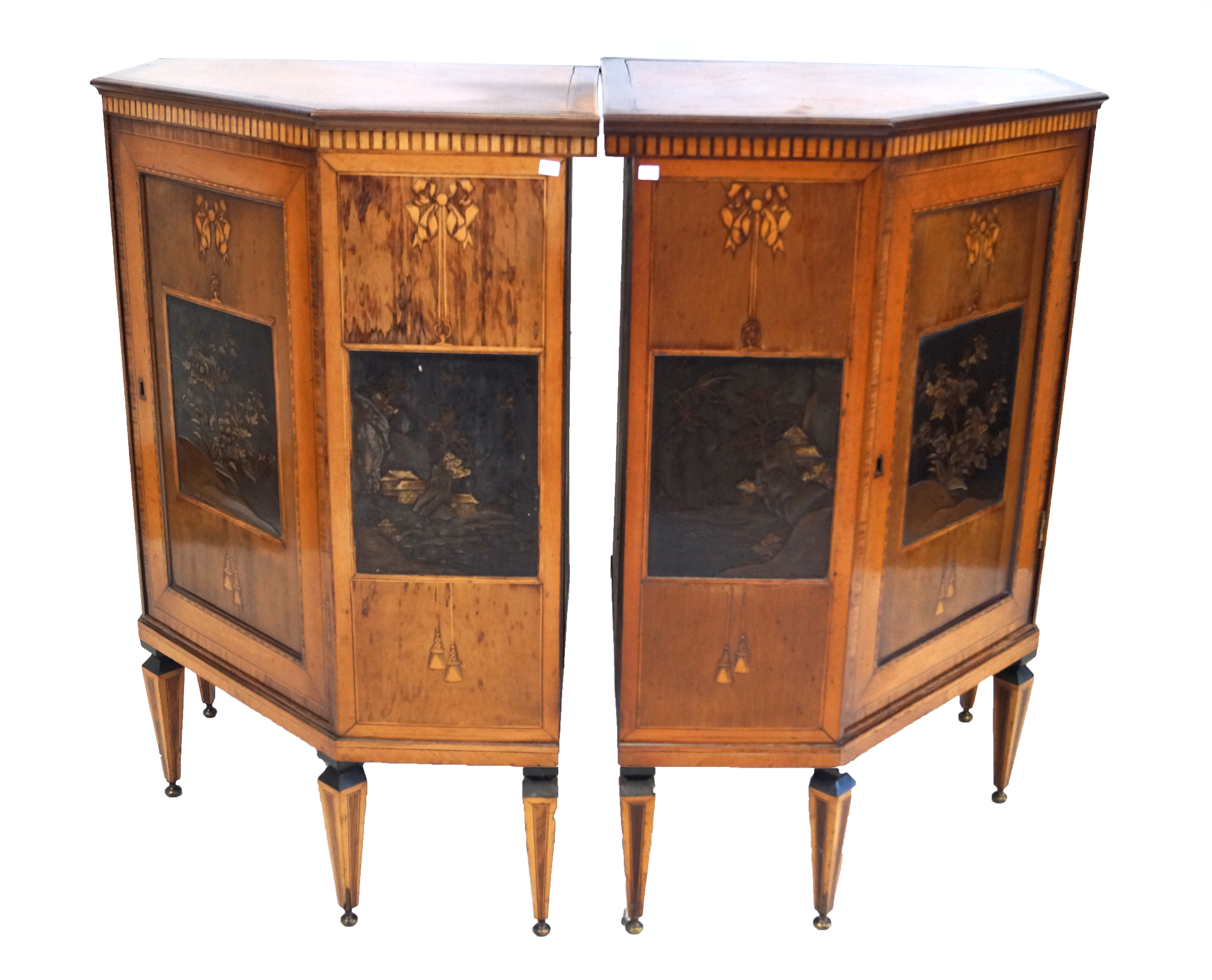 A pair of fine quality and highly decorative 19th Century inlaid and lacquered low corner