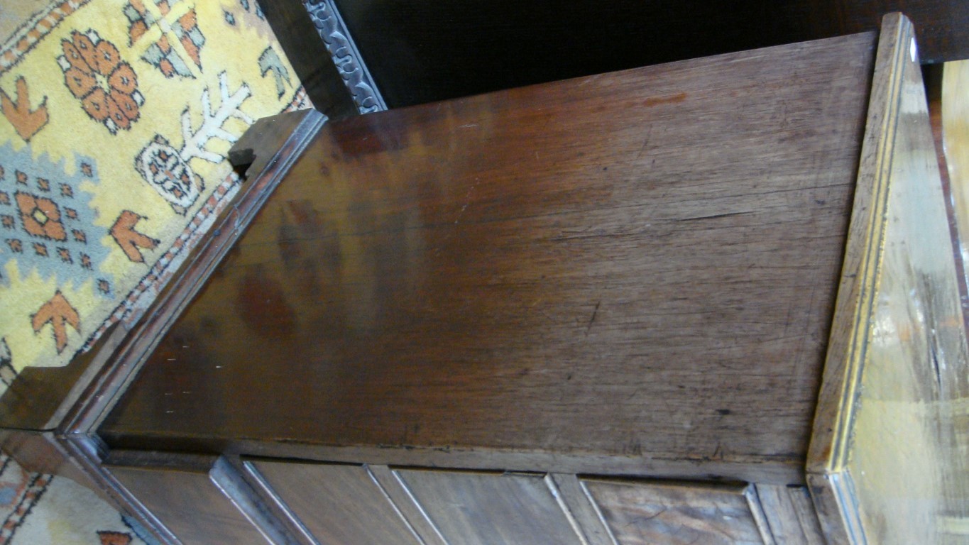 An 18th Century gentleman's mahogany bachelor chest of small proportions The nicely figured - Image 6 of 15