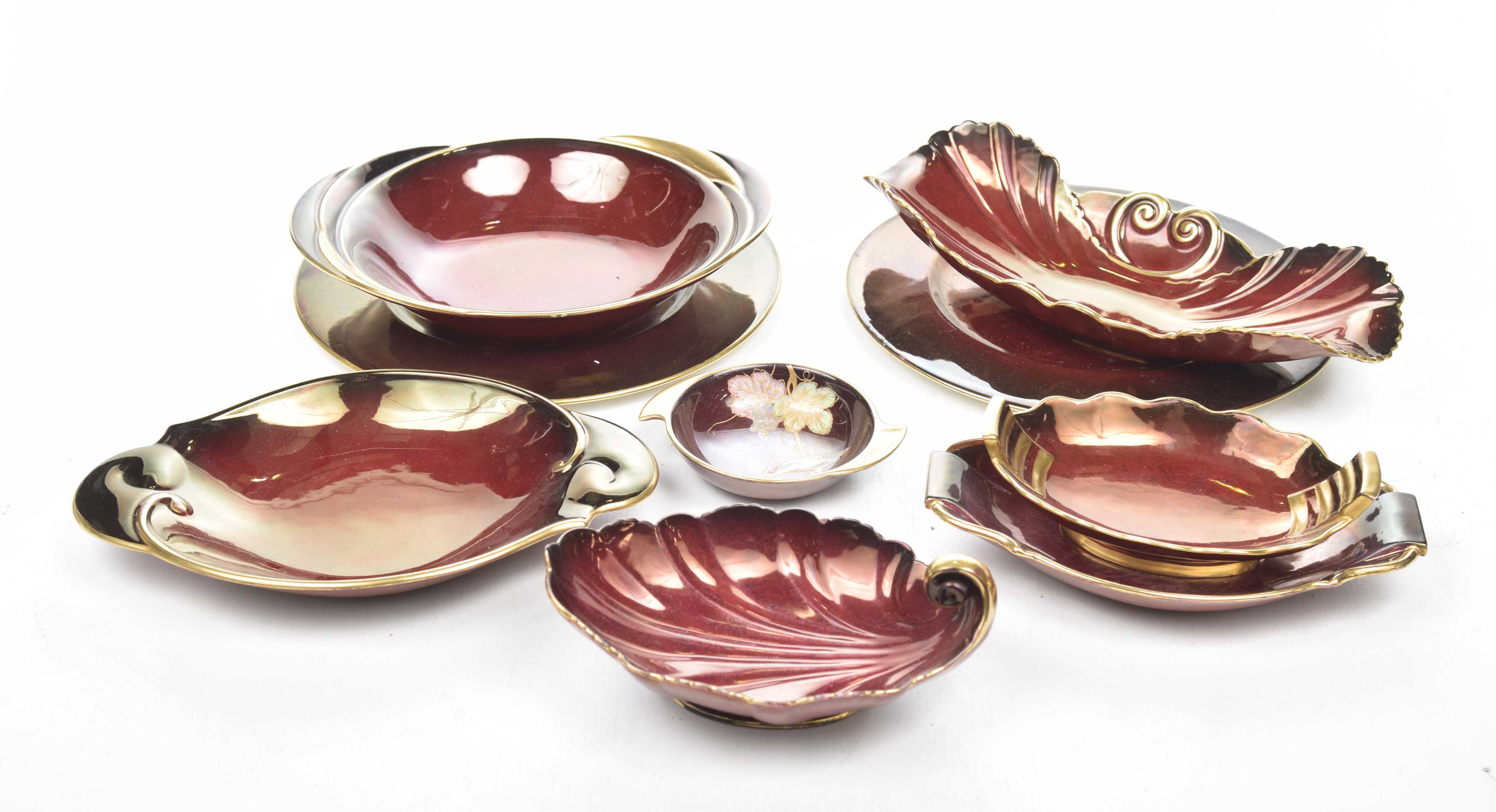 A collection of Carlton Ware" Rouge Royale" To include various dishes, serving trays, oval patters,