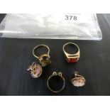 Three gem-set ring, in 9k golf,