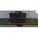 A good quality vintage shot gun carrying case bearing interior label for Steven Grant & Joseph Lang