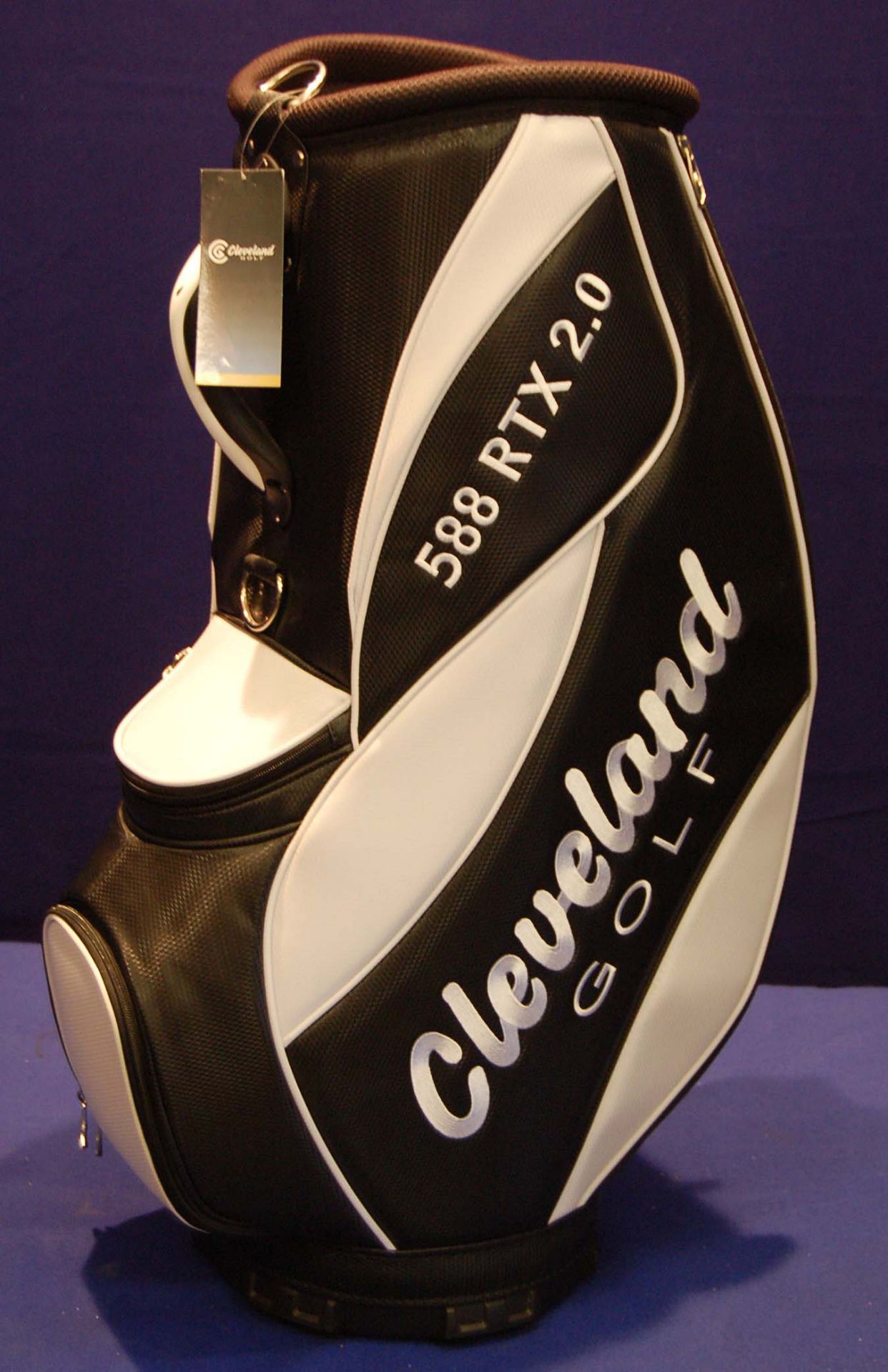 A CLEVELAND 16-Slot Golf Club Display Bag for Pro Shop