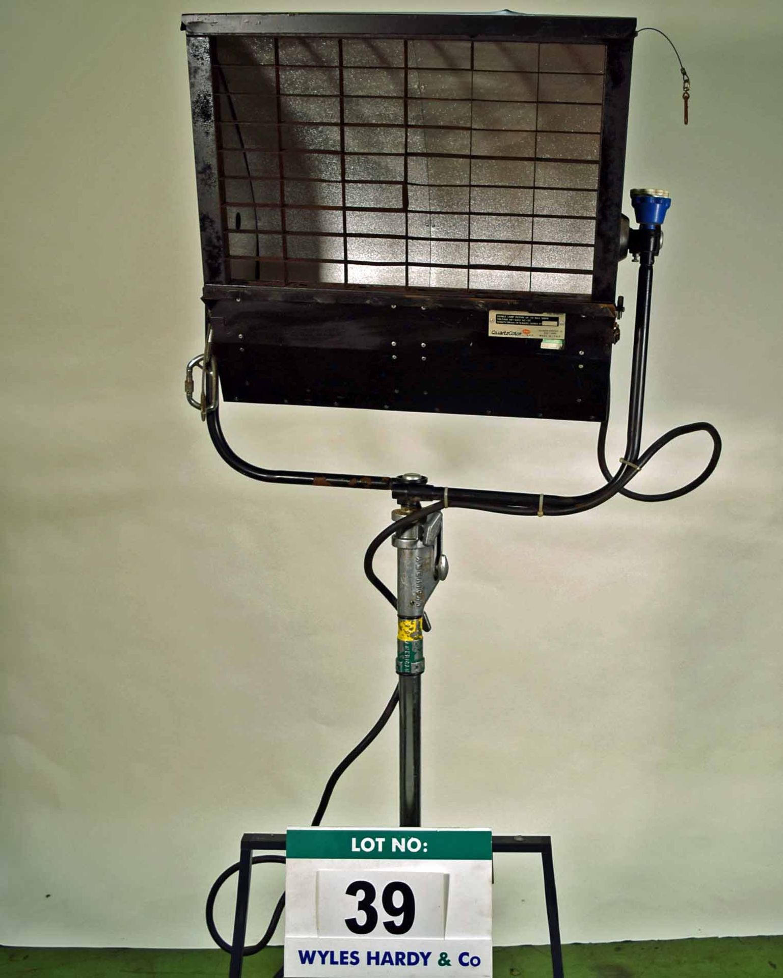 A QUARTZCOLOR ARTURO MB 5KW Pole Operated Switchable 2.5-5KW Lamp