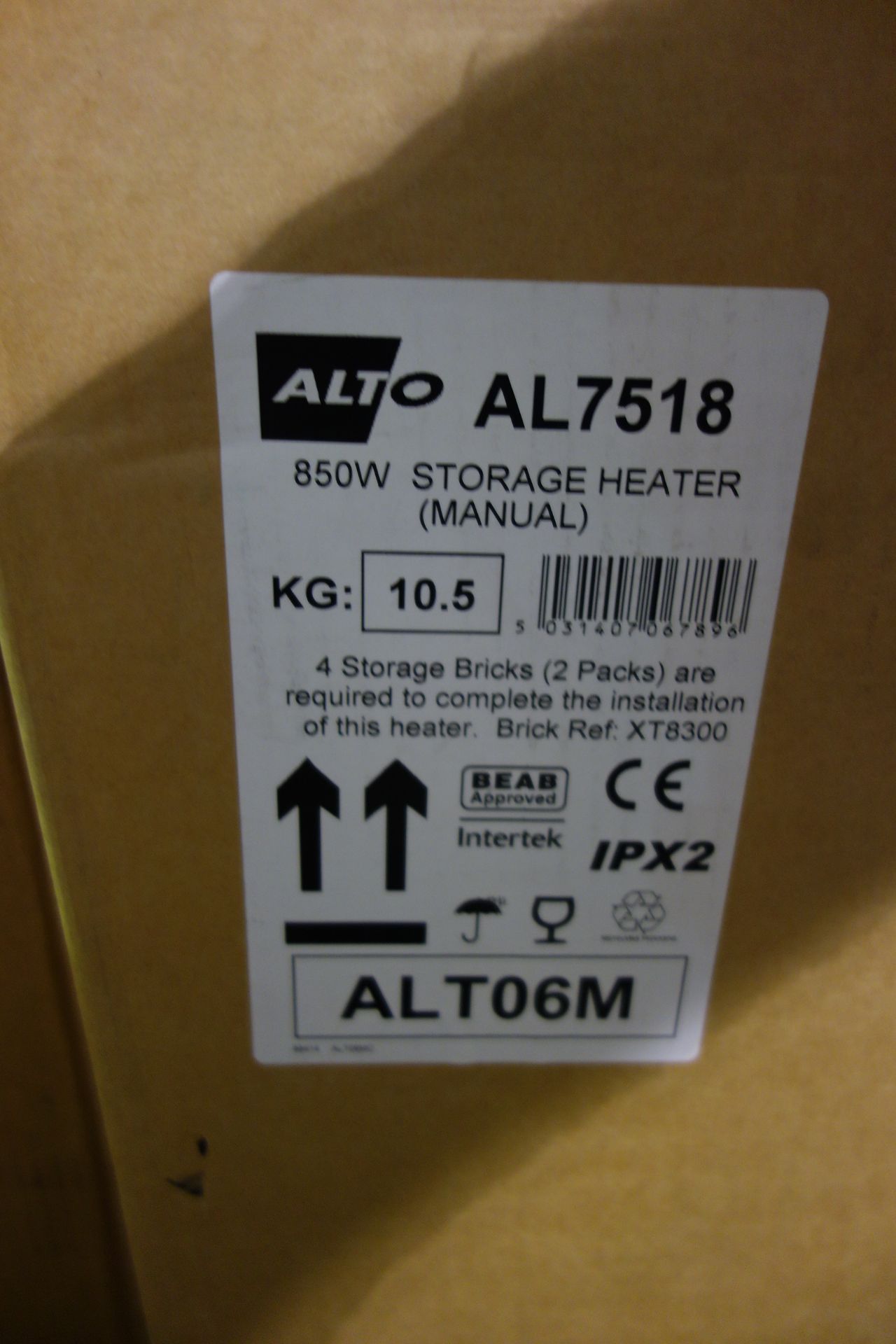 1 X Alto AL7518 850W Storage Heater Manual 4 X Storage Bricks 2 X Packs Are Needed For Heater 1 X