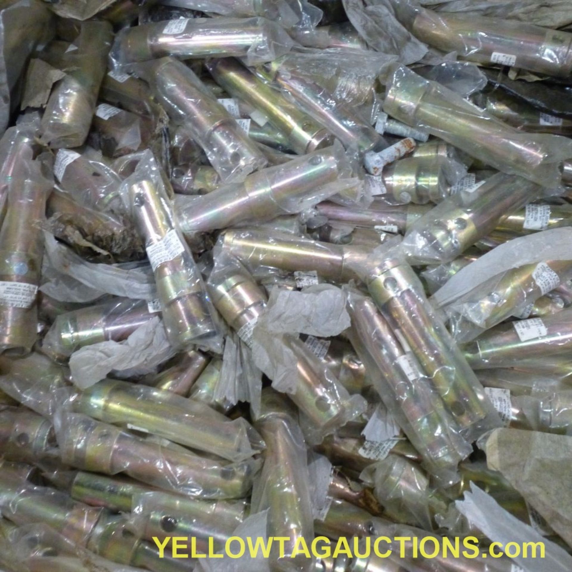 Lot of Approx. (400) Clevis Pins with Reducing Bushings|1-3/4" x 1-5/16" x 1"|Tag: 563 - Bild 9 aus 11