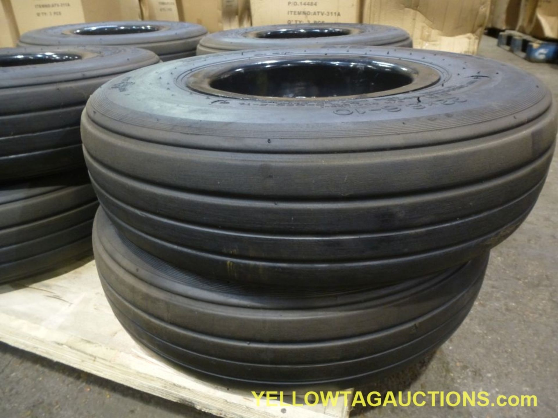 Lot of (8) Michelin Air 6/32 Cat Limit Tires & Wheels|22 X 6.6-10|Tag: 414 - Bild 3 aus 6