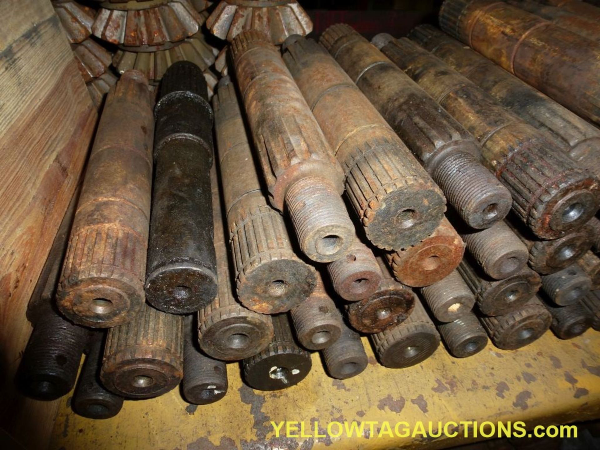 Lot of Approx. (129) Howse Input and Output Shafts|Approx. (19) Input, 6 Spline, Part No. 45-040137; - Image 6 of 7