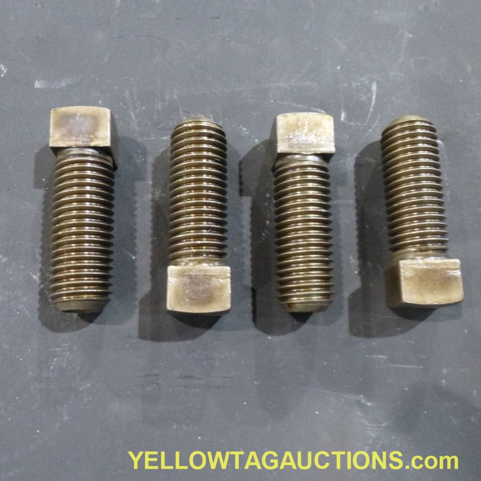 Lot of (1) Pallet of 3/4" - 10 x 2" Square Head Set Screws|Tag: 373