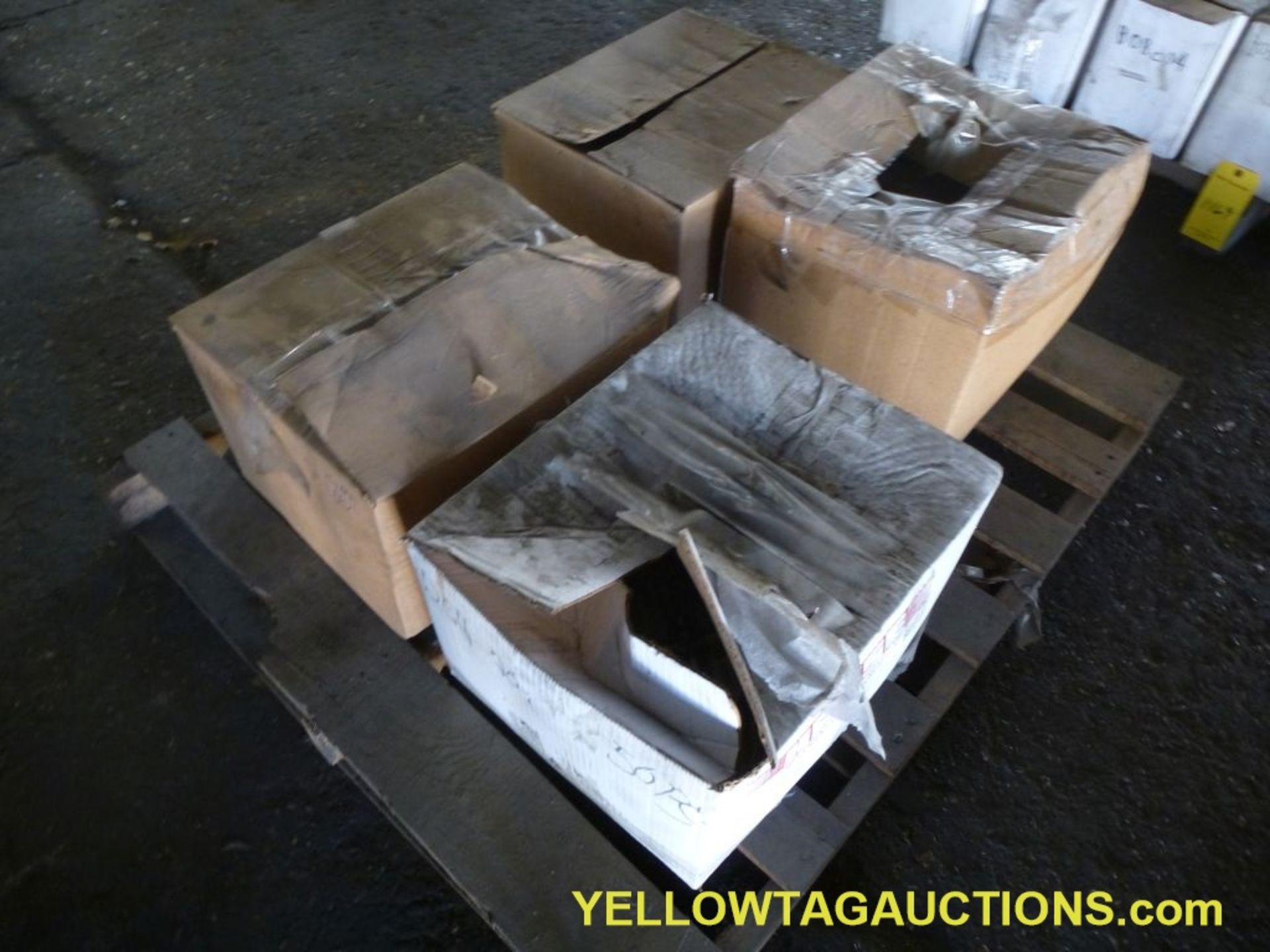Lot of (1) Pallet of Approx. (300) Cross Bearings|Tag: 1166 - Bild 9 aus 9