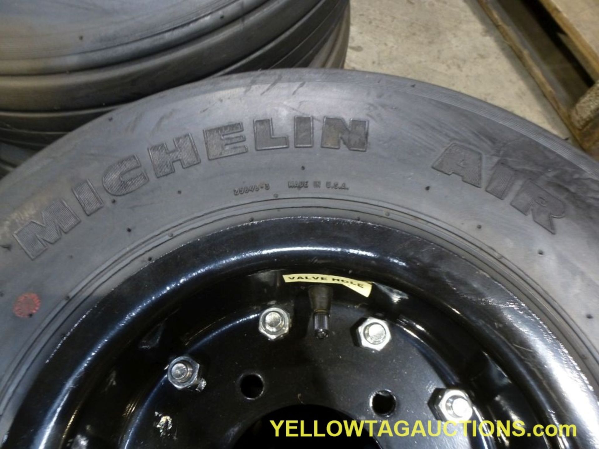 Lot of (8) Michelin Air 6/32 Cat Limit Tires & Wheels|22 X 6.6-10|Tag: 410 - Bild 4 aus 6
