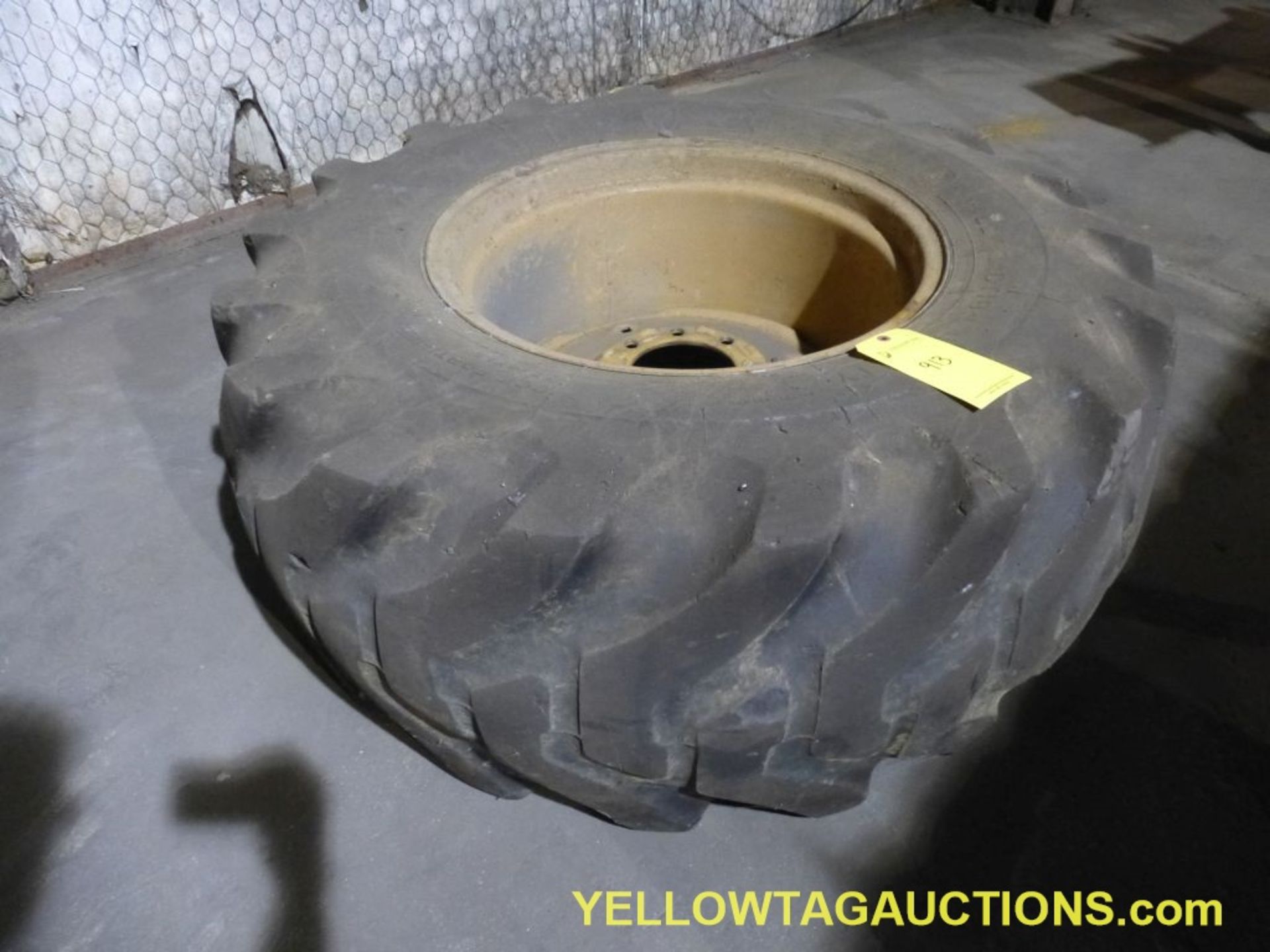 Tractor Tire with Rim|19.5L-24|Tag: 913