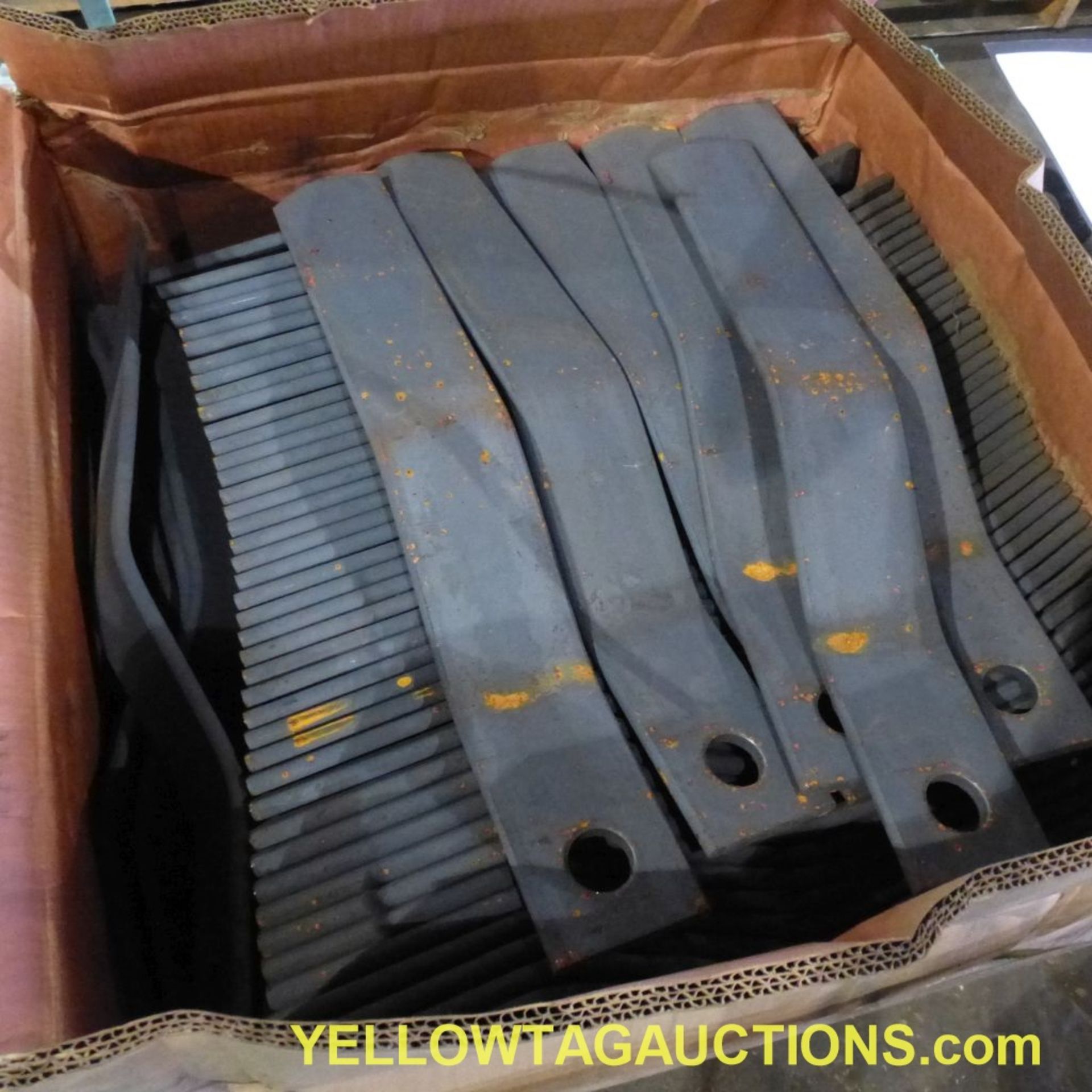 Lot of Approx. (190) Rotary Cutter Blades|27.5" x 4"|Tag: 211 - Image 7 of 10