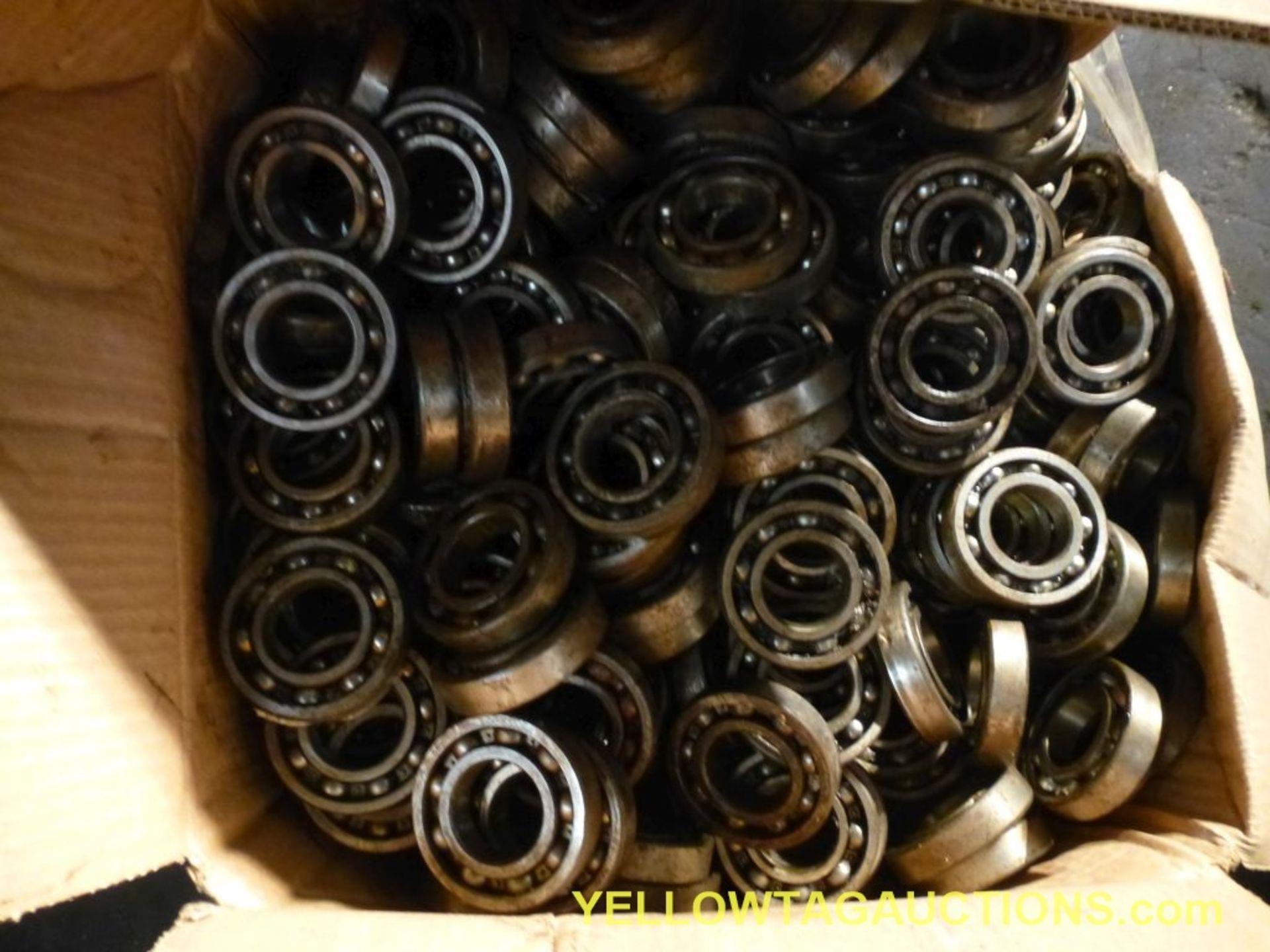 Lot of Approx. (750) Roller Bearings|Tag: 1042