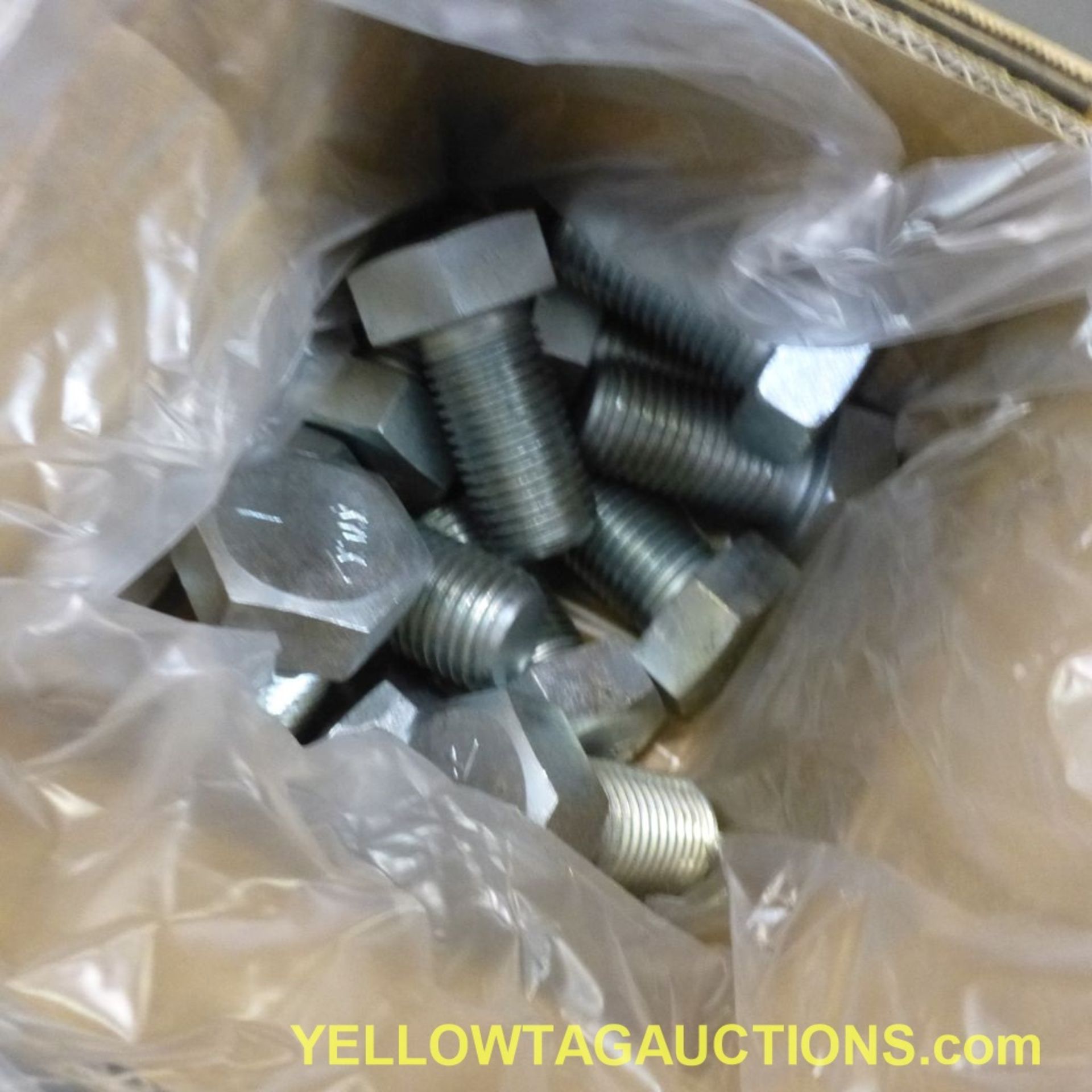 Lot of Assorted Bolts and Screws|Approx. (200) 1-1/2" - 6 x 3" Hex Bolts; Approx. (220) 3/4" - 10 - Bild 7 aus 12