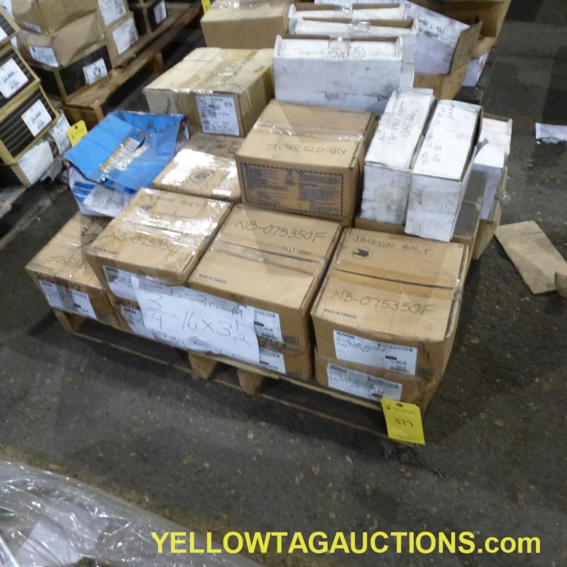 Lot of (1) Pallet of Assorted Hex Head Bolts and Hardware|Tag: 377