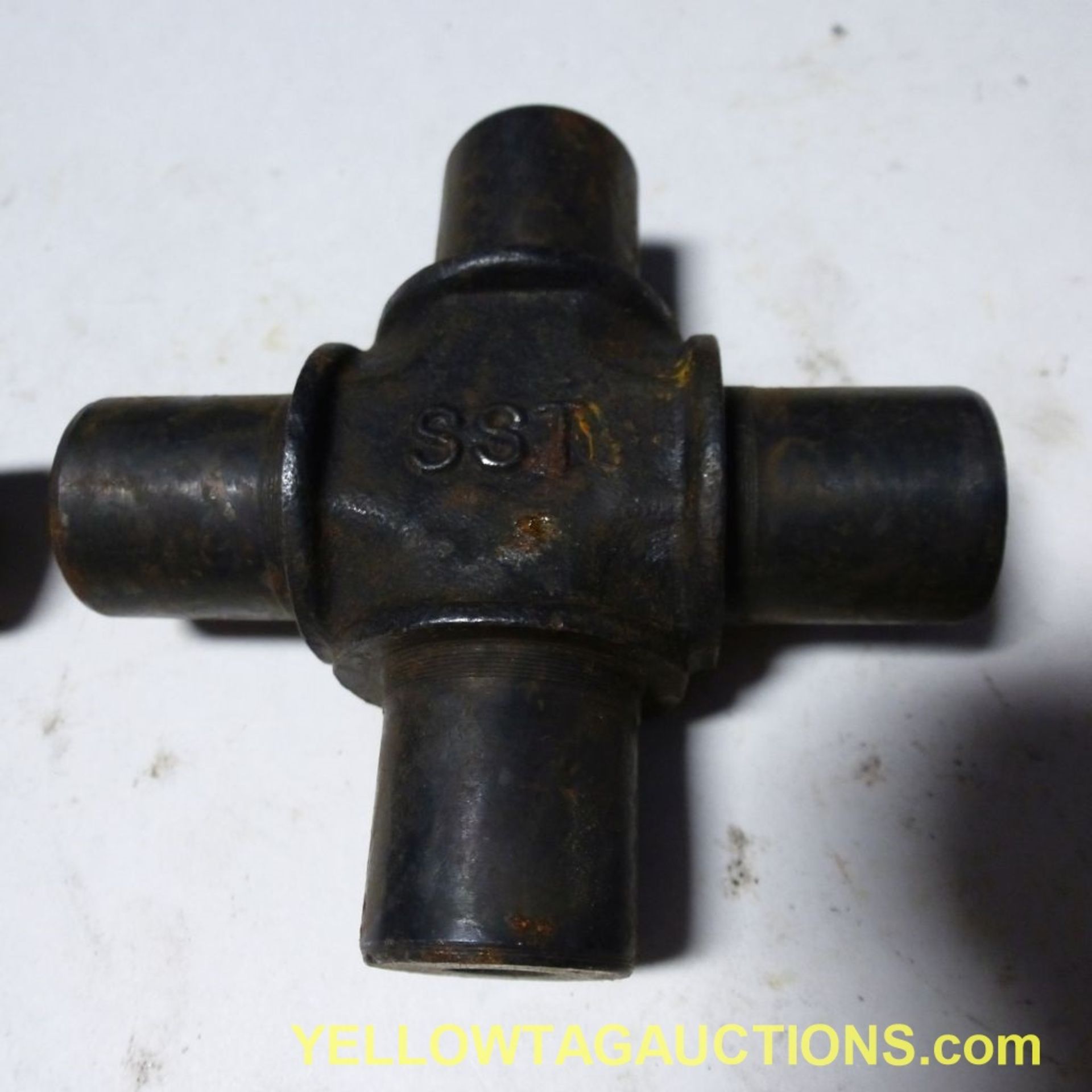 Lot of Approx. (4,800) Universal Joint Crosses|Howse Part No. 35RN-201-C|Tag: 1063 - Image 2 of 6
