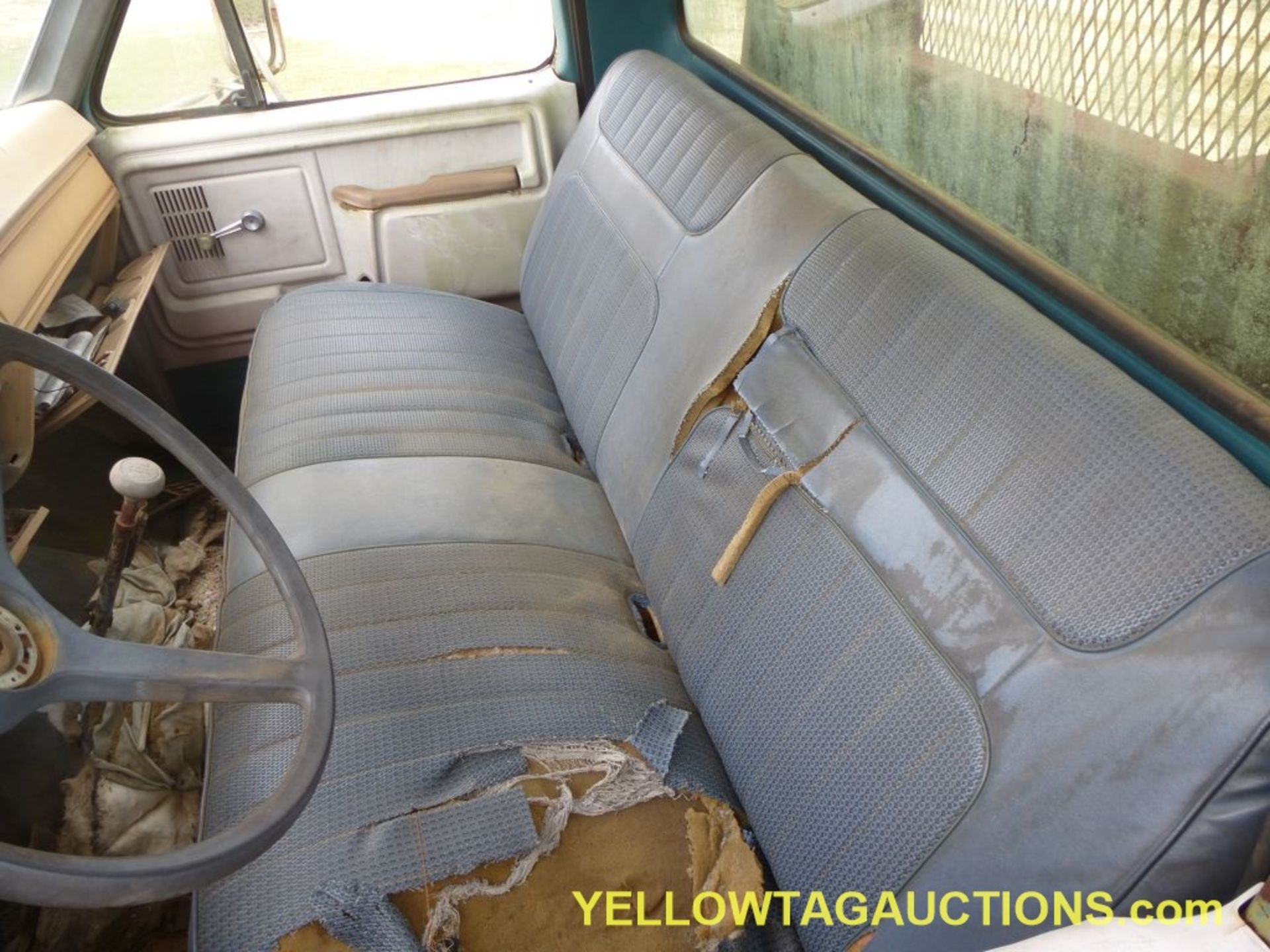 1986 Ford F60|VIN #1FDNF60H8GVA38405; Bed: 12' x 90"; *Doesn't Run; *Can't Open Door or Hood; Not - Image 8 of 20