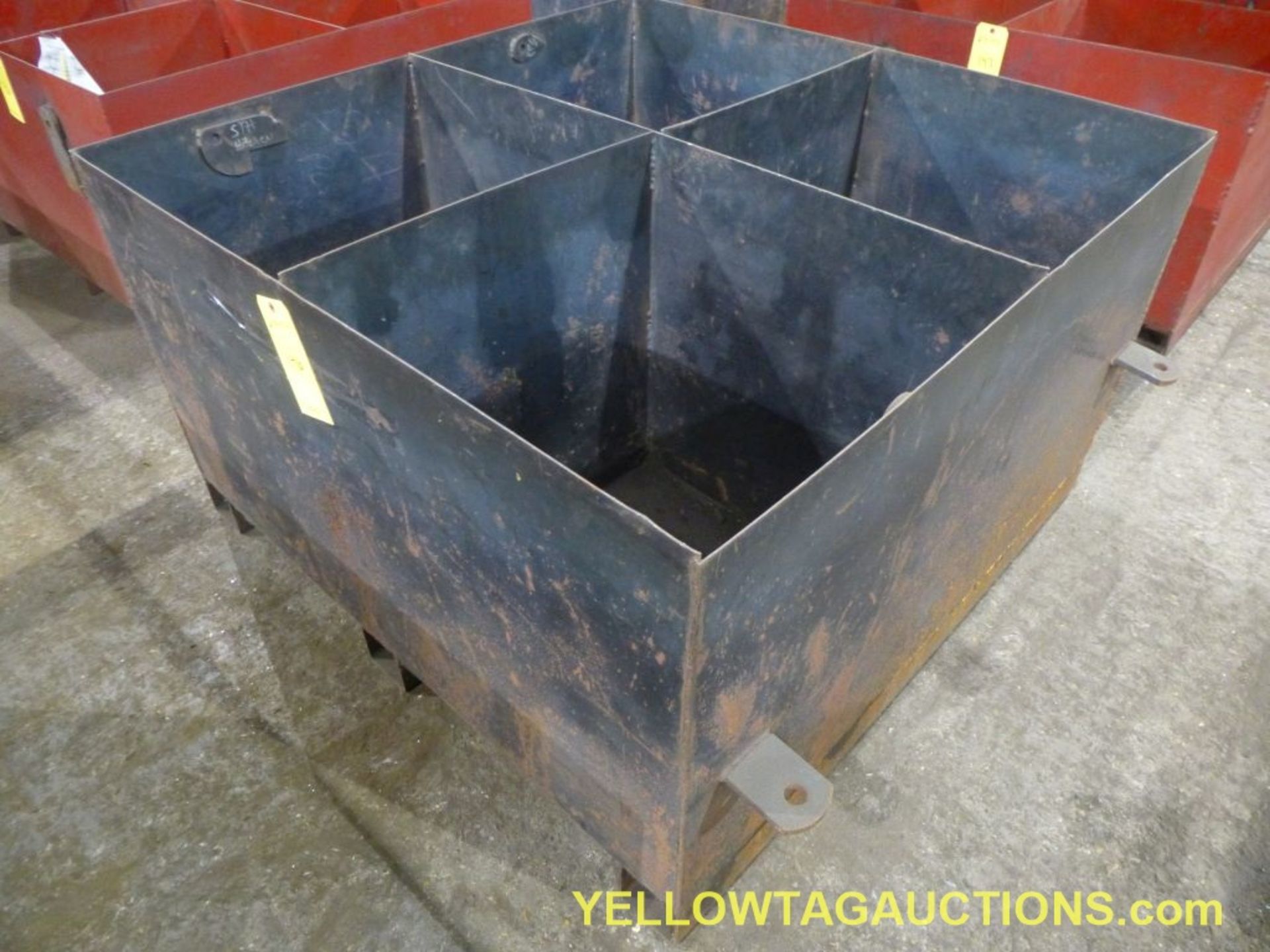 Lot of (1) 4-Section Parts Bin|Tag: 146