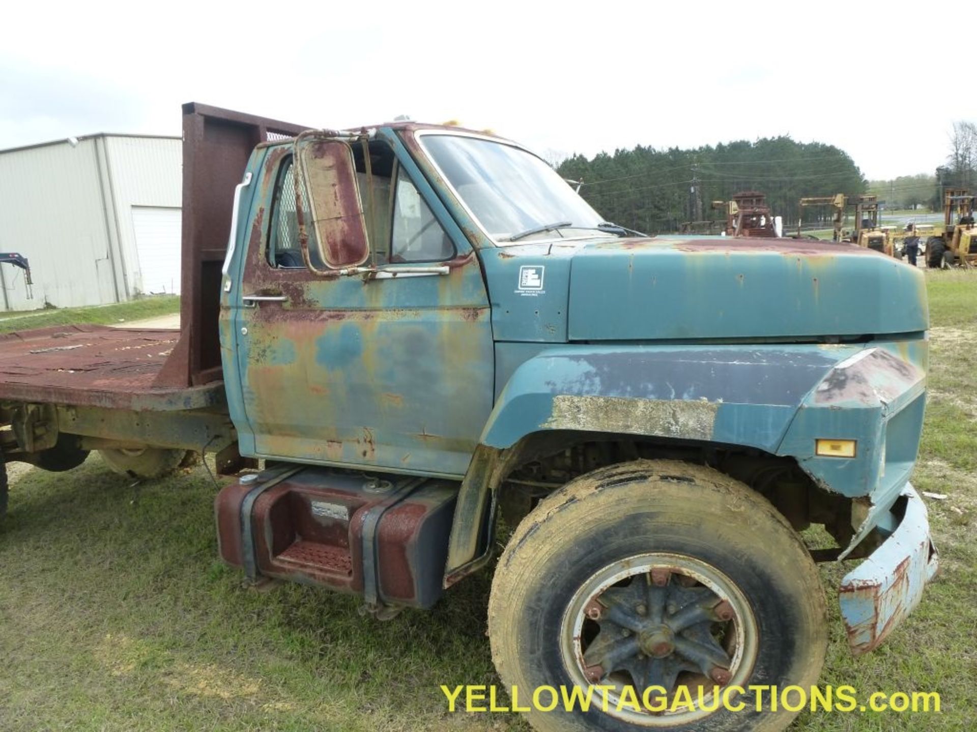 1986 Ford F60|VIN #1FDNF60H8GVA38405; Bed: 12' x 90"; *Doesn't Run; *Can't Open Door or Hood; Not - Image 10 of 20