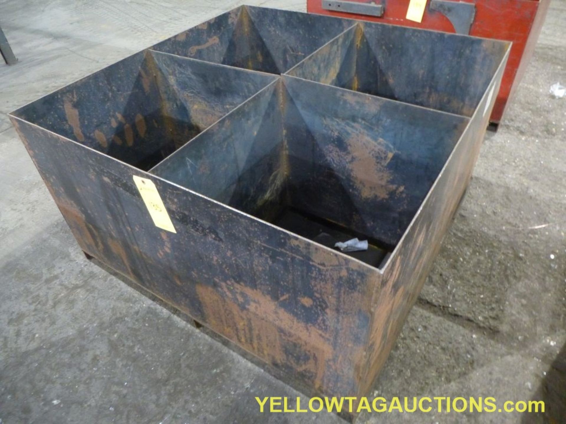 Lot of (1) 4-Section Parts Bin|Tag: 135