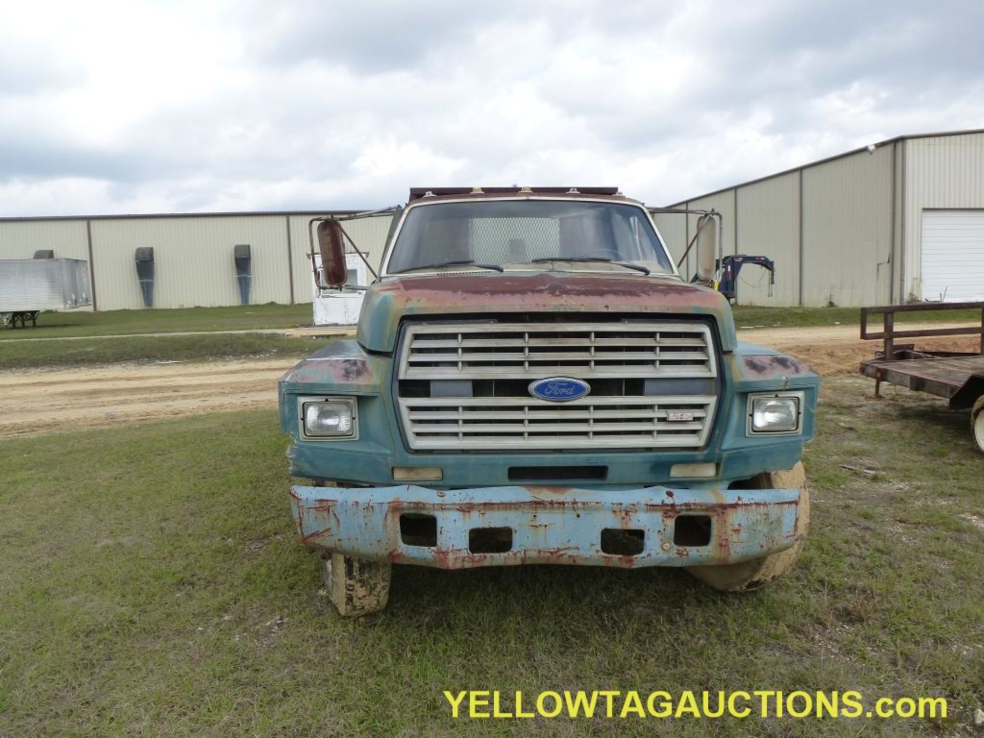 1986 Ford F60|VIN #1FDNF60H8GVA38405; Bed: 12' x 90"; *Doesn't Run; *Can't Open Door or Hood; Not - Image 3 of 20