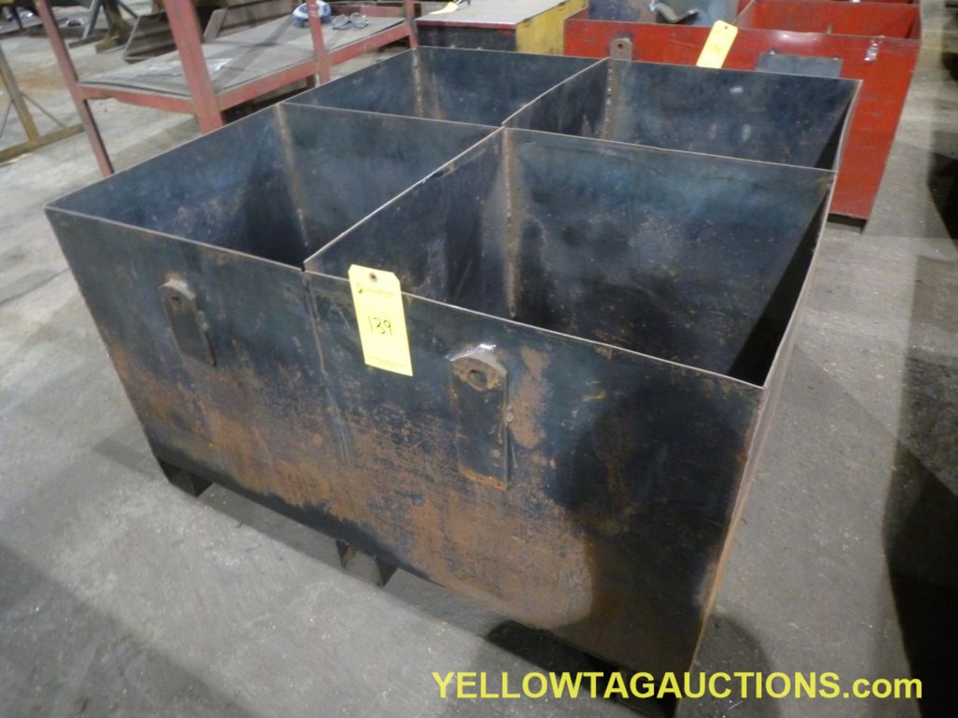 Lot of (1) 4-Section Parts Bin|Tag: 139