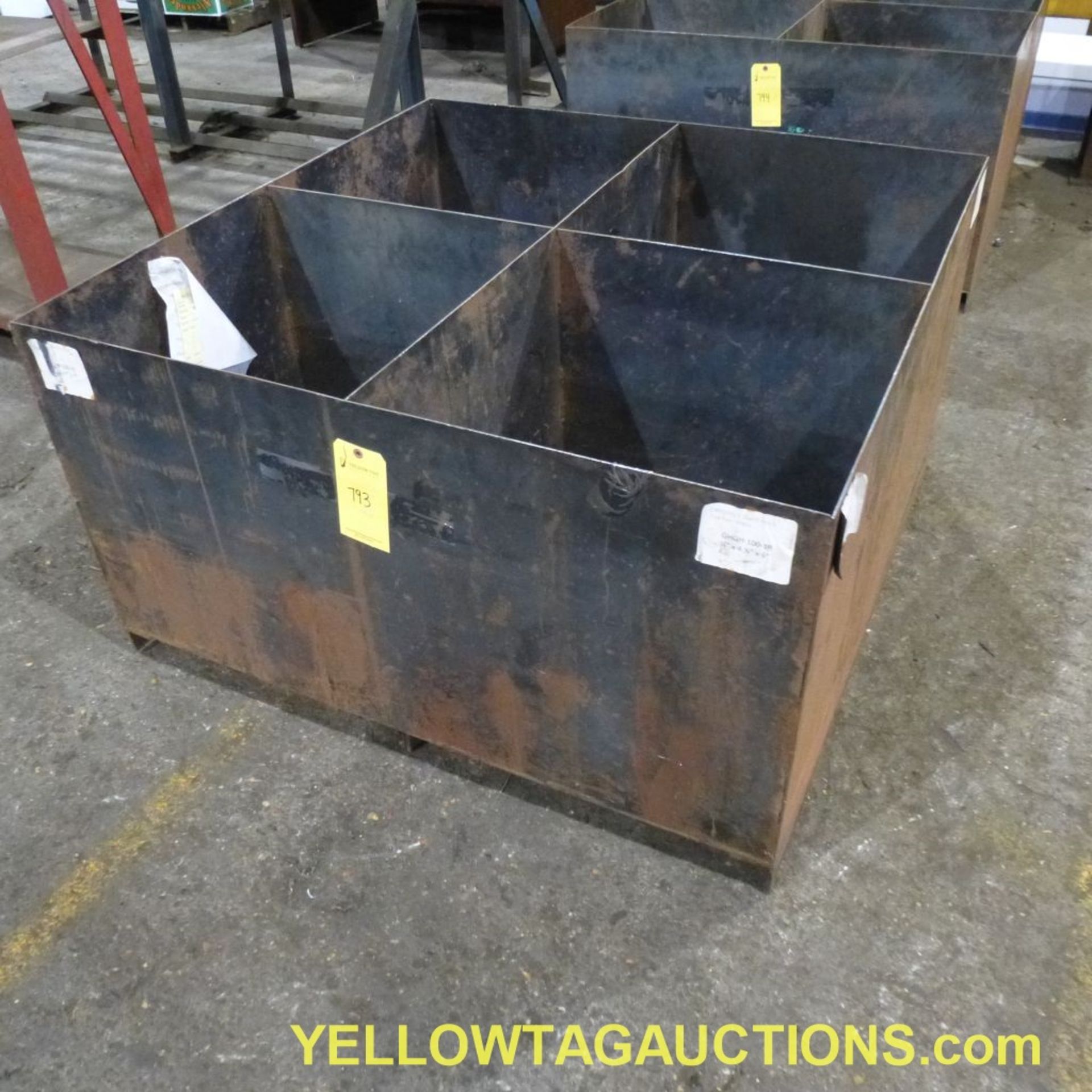 Lot of (1) 4-Section Parts Bin|Tag: 793