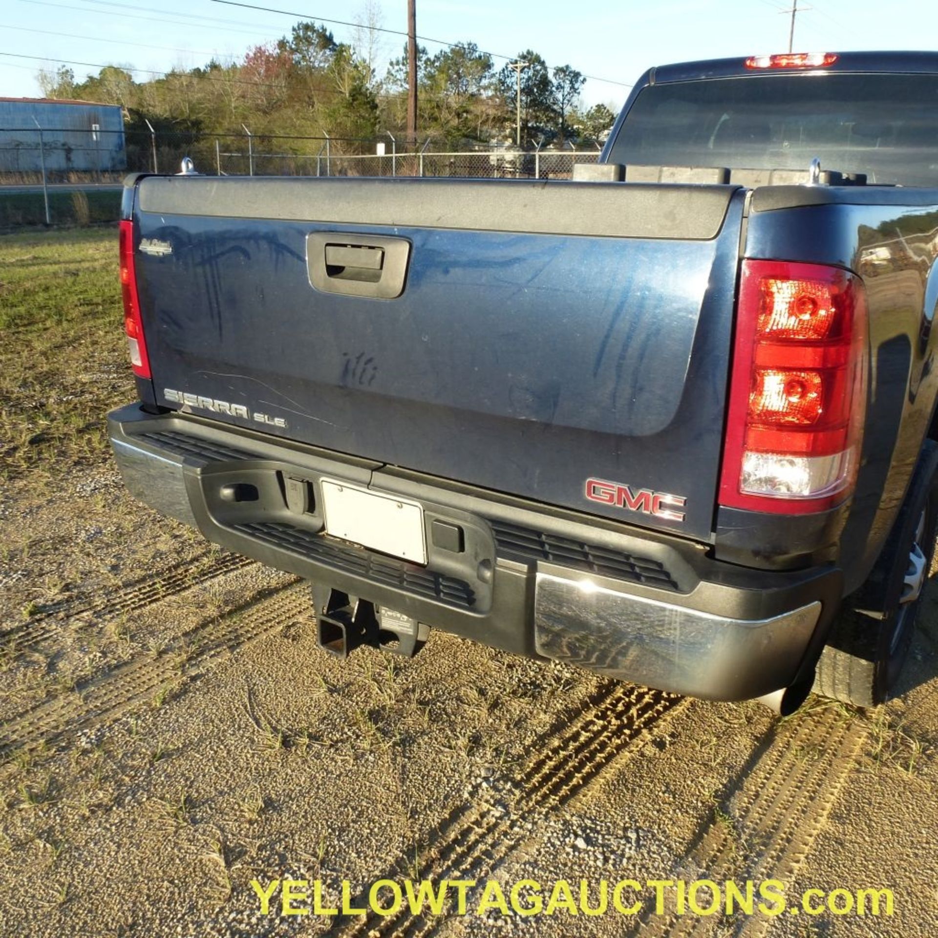 2012 GMC Sierra SLE 2500 HD Long Bed Truck|VIN #1GT110C84CF171001; Miles: 247,876; 6.6 Dura Max - Image 17 of 94