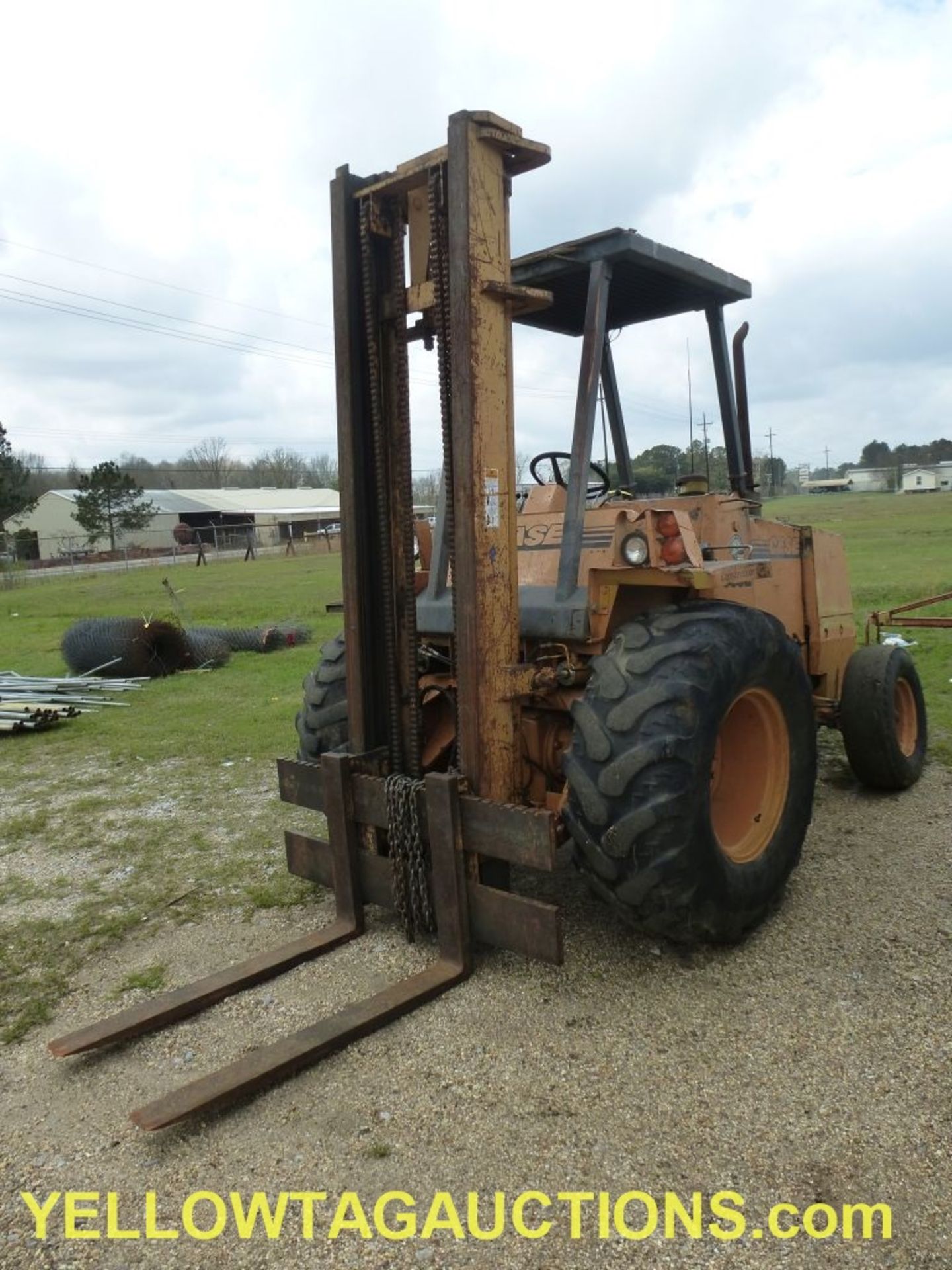 Case Diesel Forklift|Model No. 586E; Prod. ID No. JJ0069350; Truck Weight: 14,000 lbs; Capacity: 6,