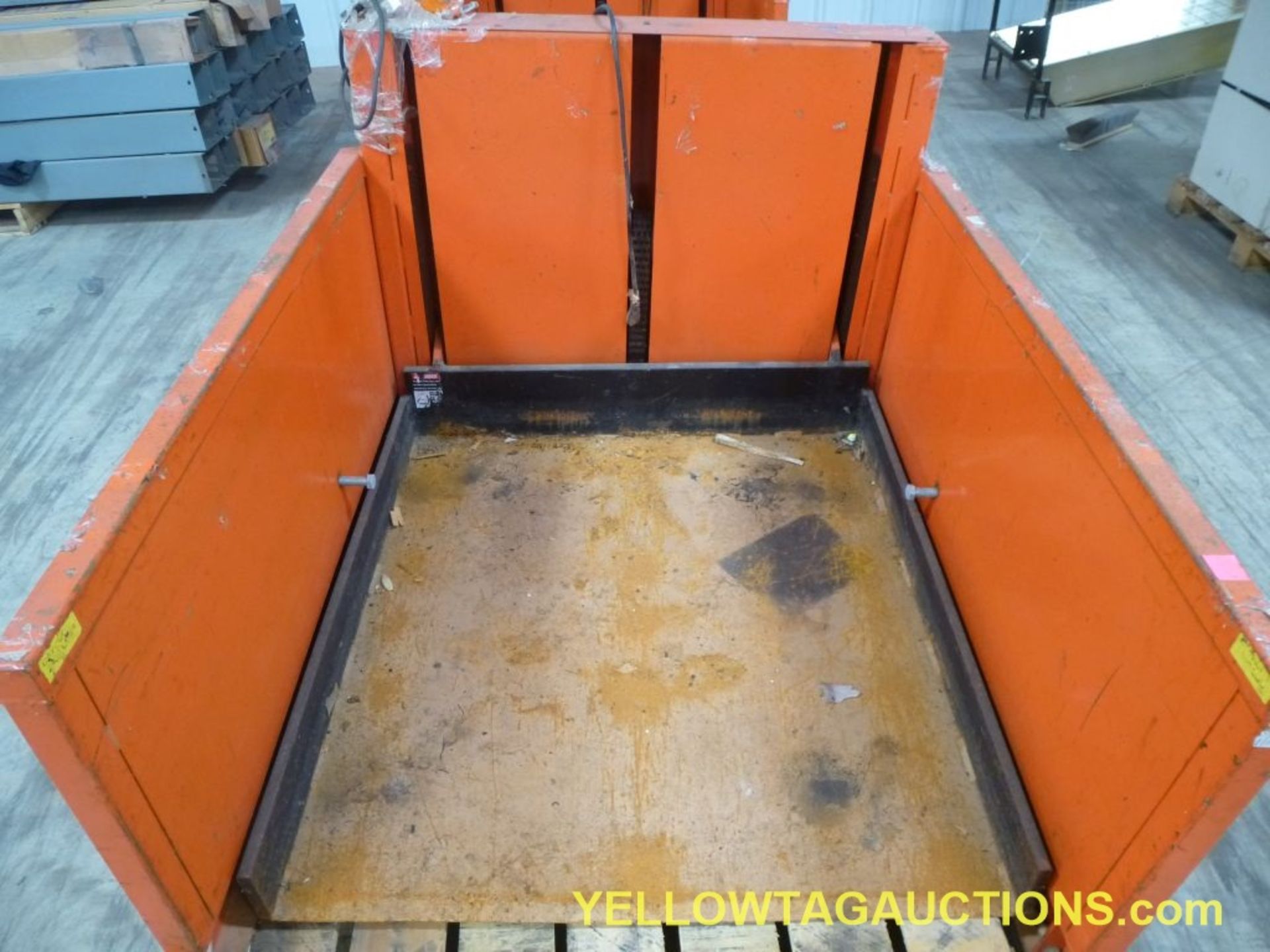 Presto Pallet Lift|51" W x 48" D x 40" H|Lot Loading Fee: $5.00 - Image 2 of 4