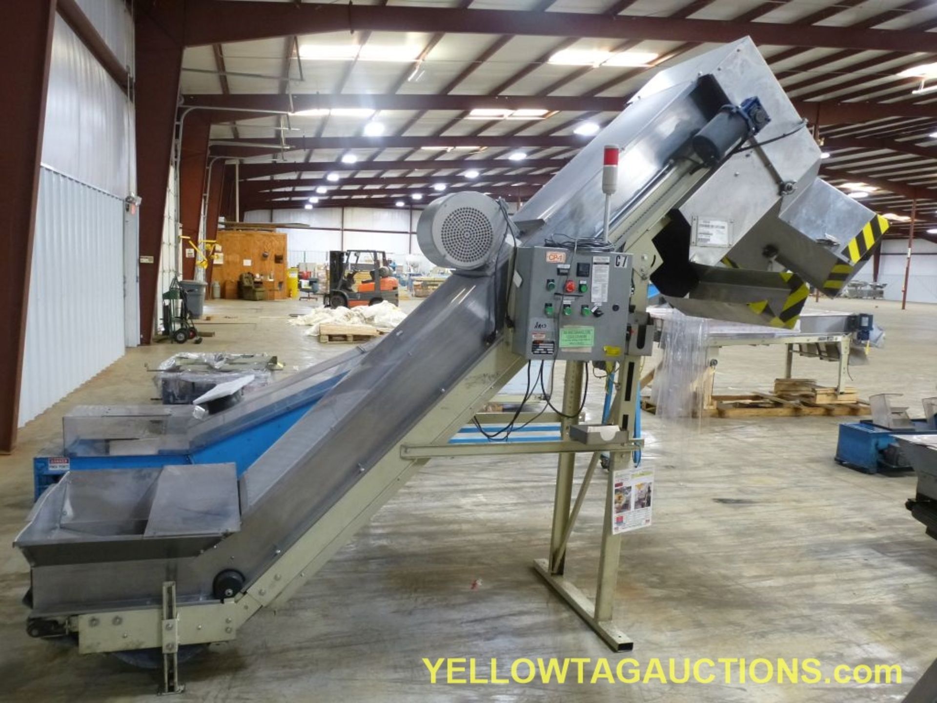 TEC Incline Conveyor|Model No. H/I 18 29; Serial No. 08 01 001-2; 230/460V; 1/3 HP; Length: 110"; - Image 2 of 11