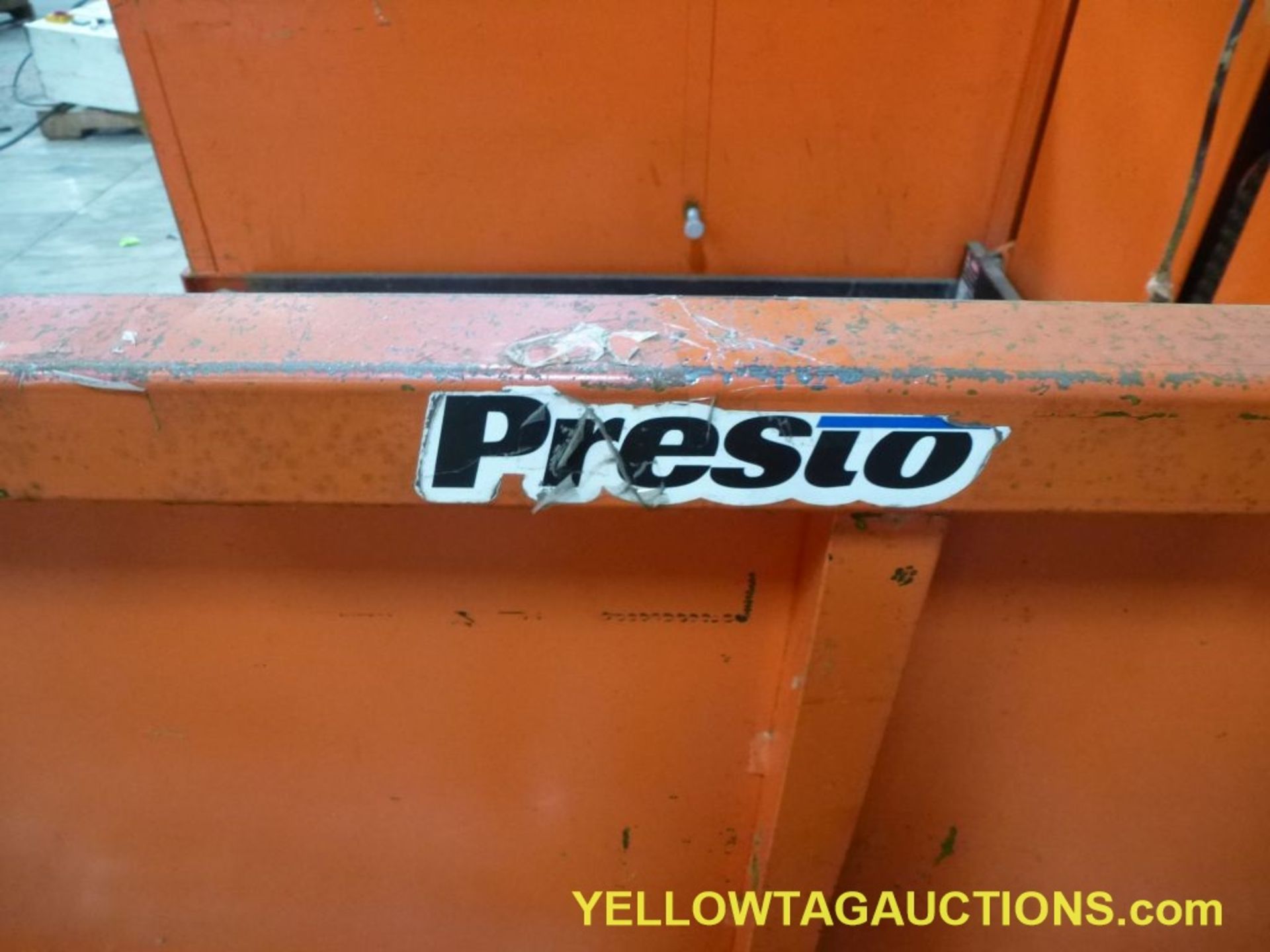 Presto Pallet Lift|51" W x 48" D x 40" H|Lot Loading Fee: $5.00 - Image 4 of 4