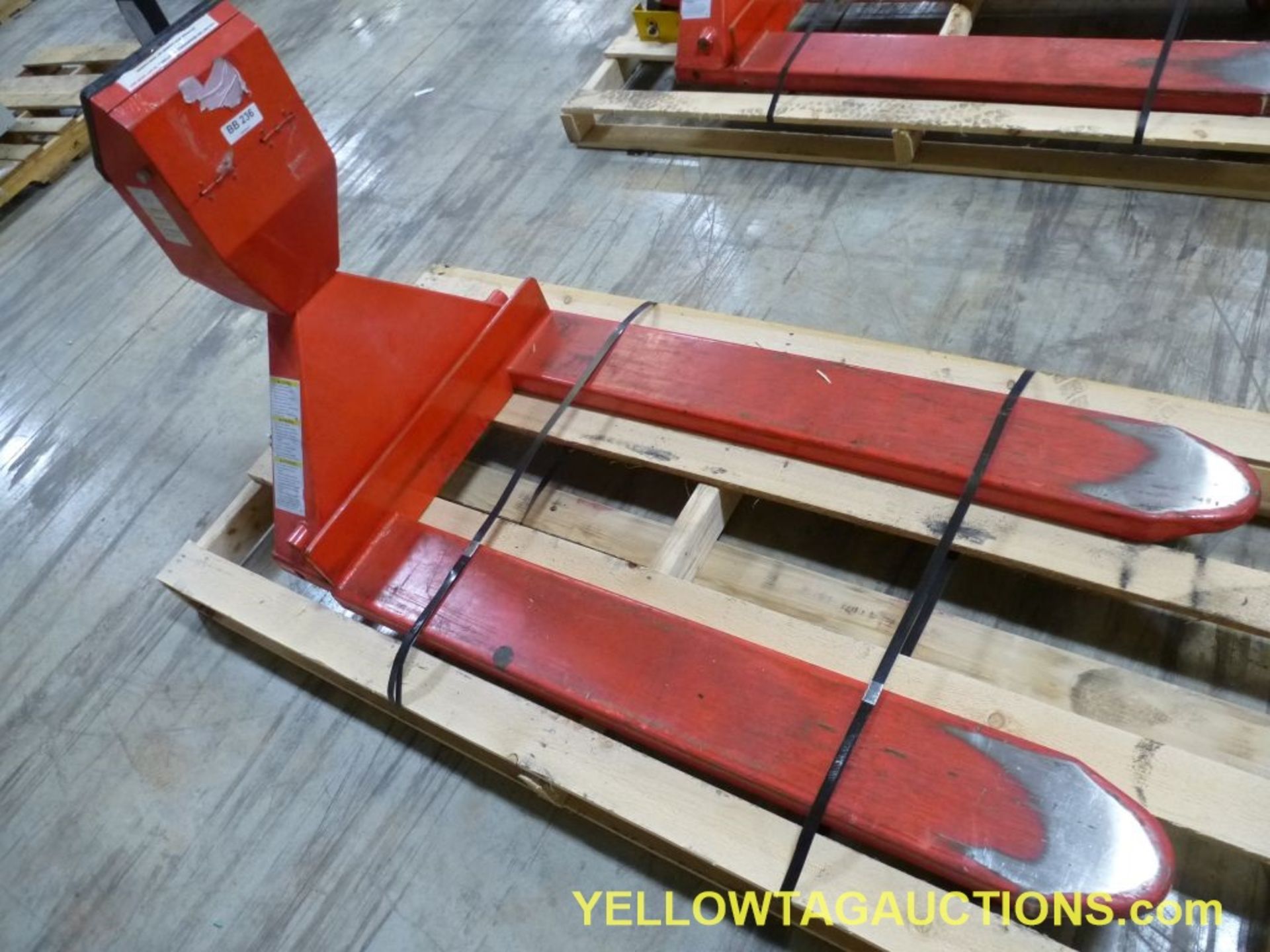 Vestil Manufacturing Corp. Pallet Jack with Electric Scale|Model No. PM-2748-SCL-LP; 5,000 lbs - Image 2 of 6