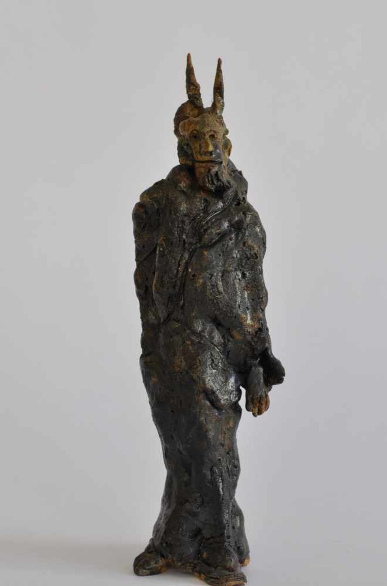 POMPETZKI, Klemens (*1932 Masuren), Studiokeramik, Skulptur, "Mephisto", Ton, blau-grau