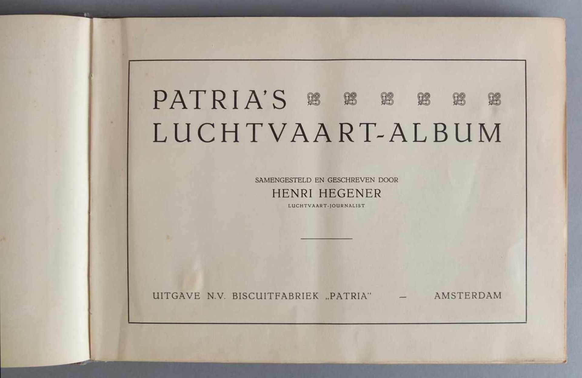 SAMMELALBUM, Patria´s Luchtvaartalbum, Henri Hegener, Amsterdam, 1936, geprägter Leineneinband, - Image 2 of 6