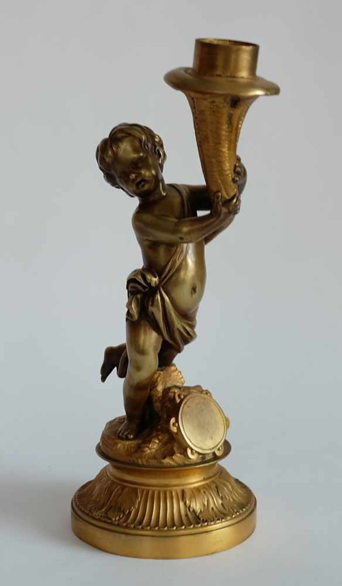 LAMPENFUß, Frankreich, um 1900, Bronze, feuervergoldet bzw. patiniert, Putto Füllhorn tragend, auf - Bild 2 aus 2