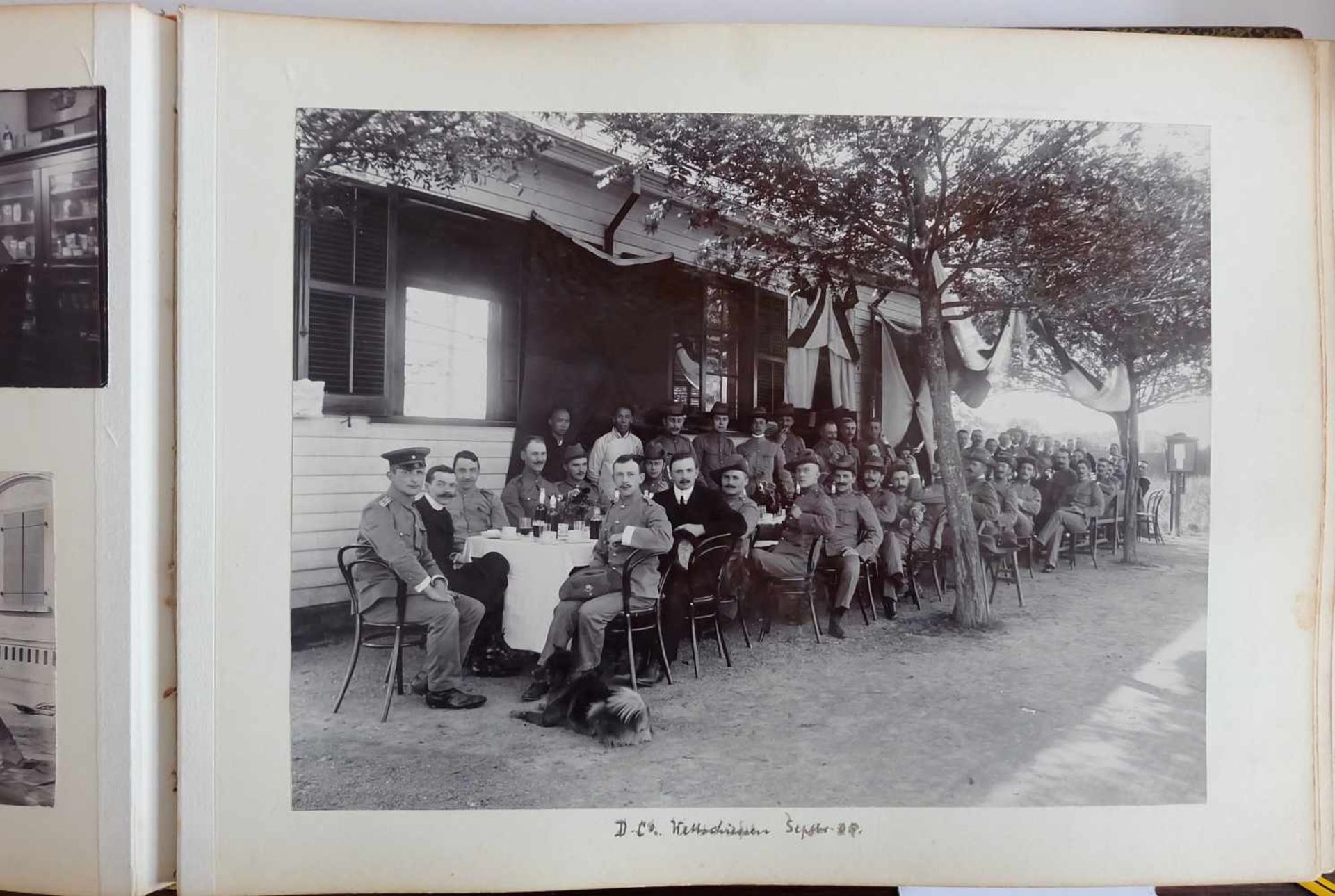 DEUTSCHES REICH, 2 Fotoalben, Shanghai, um 1900, Fotos des Militär- und Freizeitlebens eines - Image 6 of 7