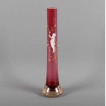 STANGENVASE, farbloses Glas, roséfarben hinterfangen, Goldstaffage, Putto in Schneemalerei, H 23,