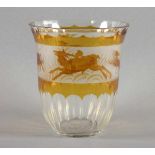 ART DECO-VASE, farbloses Glas, partiell gelb gebeizt, beschliffen, Fries mit Jagdmotiven, H 15,5,