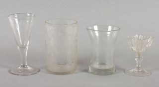 VIER GLÄSER, farbloses Glas, beschliffen, diverse Formen und Dekore, H bis 12,4, ein Glas stark