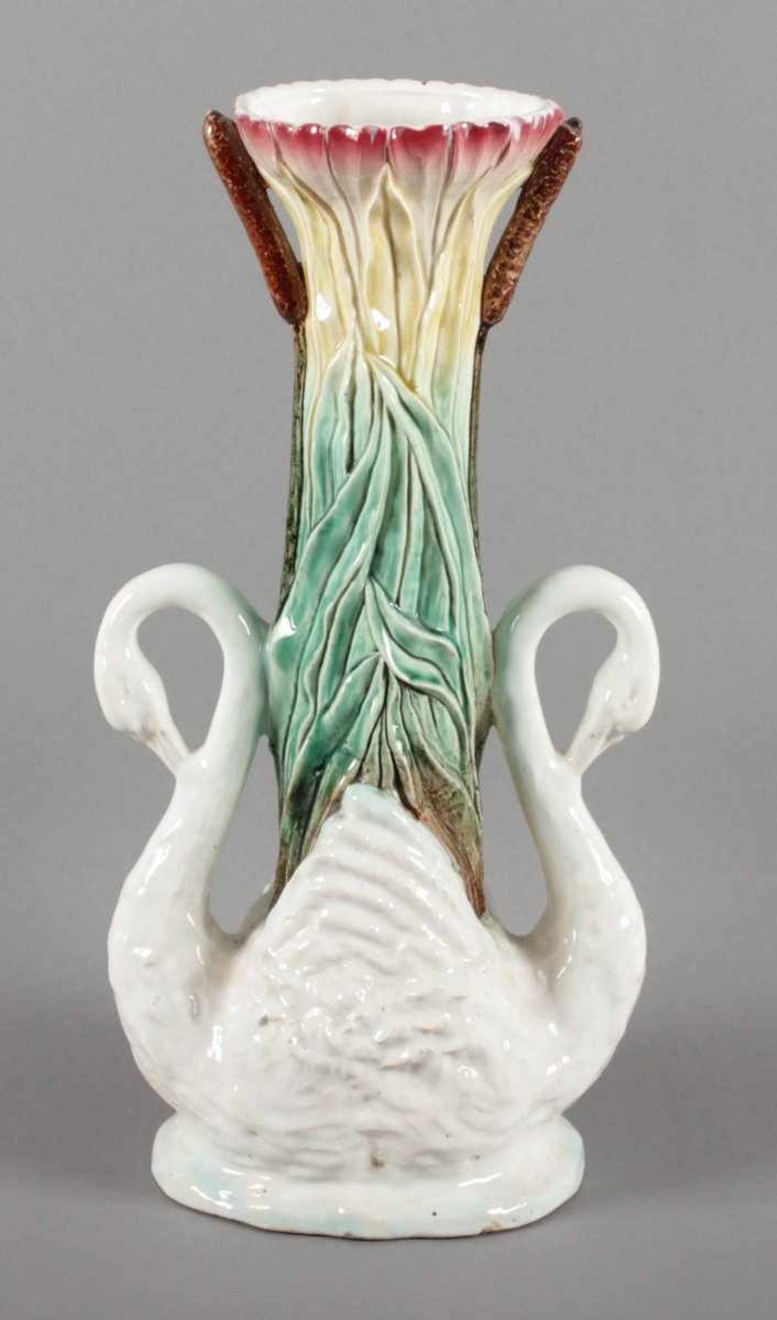ZIERVASE, Keramik, polychrom glasiert, H 45,5, FRANKREICH, um 1900