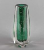 VASE, farbloses, dickwandiges Glas, grün hinterfangen, Luftblaseneinschlüsse, H 28,5, wohl MURANO,
