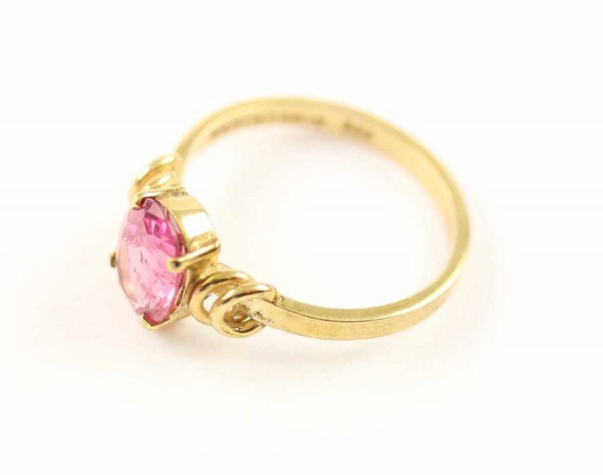 TURMALINRING, 585/ooo Gelbgold, besetzt mit einem pinken Turmalin, RG 55, 2,4g 22.00 % buyer's