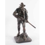 DANNHAUSER, Johan Eduard (*1869), "Der Wilderer", Bronze, patiniert H 44,5, auf dem Stand