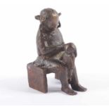 MÄDCHEN MIT PUPPE AUF EINER BANK, Bronze, H 9,5, wohl Kölner Bildhauer, M.20.Jh. 22.00 % buyer's