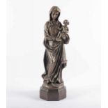 MADONNA MIT KIND, Bronze, H 40, die Schlange auf einer Kugel zertretend, 20.Jh. 22.00 % buyer's