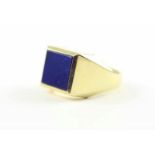 HERRENRING, 585/ooo Gelbgold, Lapis-Lazuli-Plättchen, RG 60, 14,7g 22.00 % buyer's premium on the