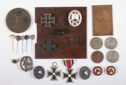 KONVOLUT ORDEN UND AUSZEICHNUNGEN, bestehend aus Eisernes Kreuz 1939 1.Klasse; zwei Eiserne Kreuze