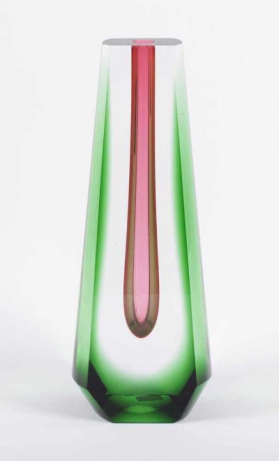 VASE, farbloses Glas, pink hinterfangen, grün überfangen, H 26, min.ber., Stand minst.best., Entwurf