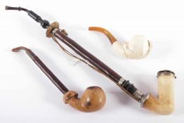 DREI MEERSCHAUMPFEIFEN, diverse Größen und Formen, L bis 42, 19.Jh. 22.00 % buyer's premium on the